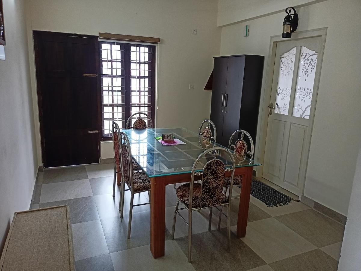 Pax Home Kochi Екстериор снимка